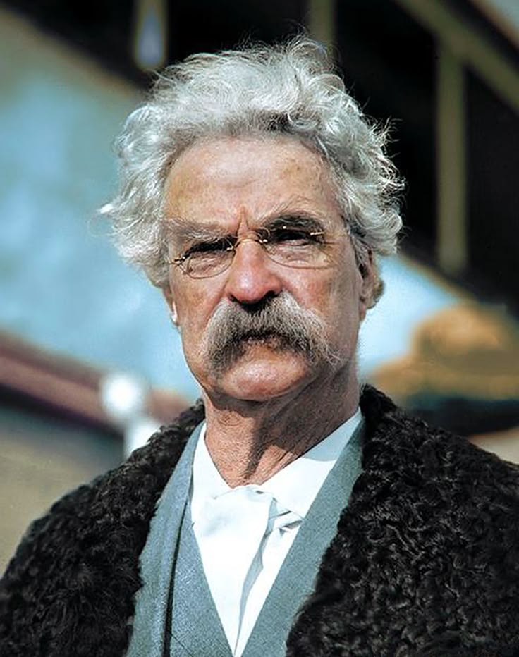 successmoverss's tweet photo. "Keep away from people who try to belittle your ambitions."

— Mark Twain https://t.co/z4c3hEB8sL