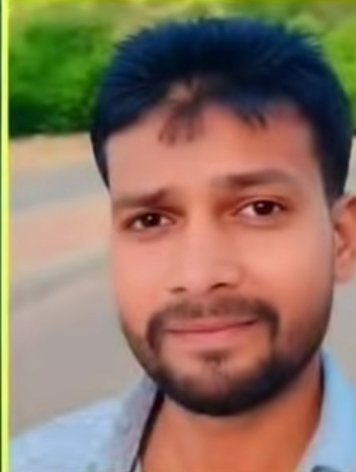RealAnshikaS's tweet photo. Husband shot his wife three times in her private parts

The husband shot his wife three times in her private parts. Even after marriage, the wife was having an affair with her old boyfriend.

The husband tried to reason with her and stop her many times, but she didn't listen. One day, the wife went to a hotel with her lover without informing him. When he found out, he got angry and shot her in the private area.