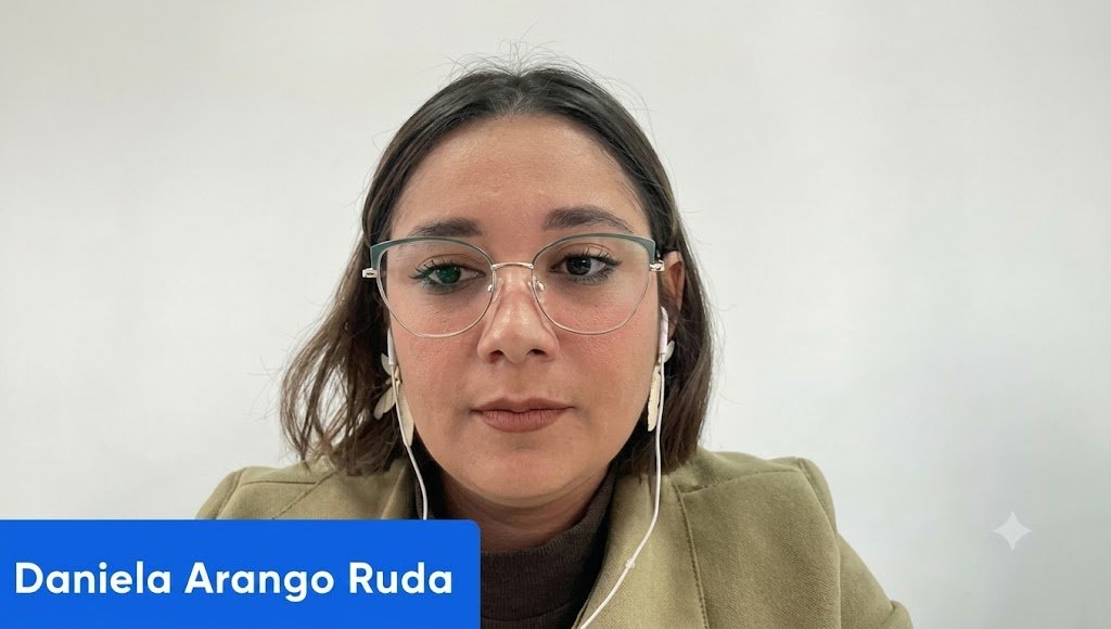 FasecoldaOficia's tweet photo. "El concepto del sentido de la coherencia es la capacidad para enfrentarse a los factores estresores de la vida el cual tiene tres categorías: la comprensibilidad, la manejabilidad y la significatividad": Daniela Arango, directora de la maestría de salud pública de la @UniCorpas. https://t.co/QT5tq1JY4C