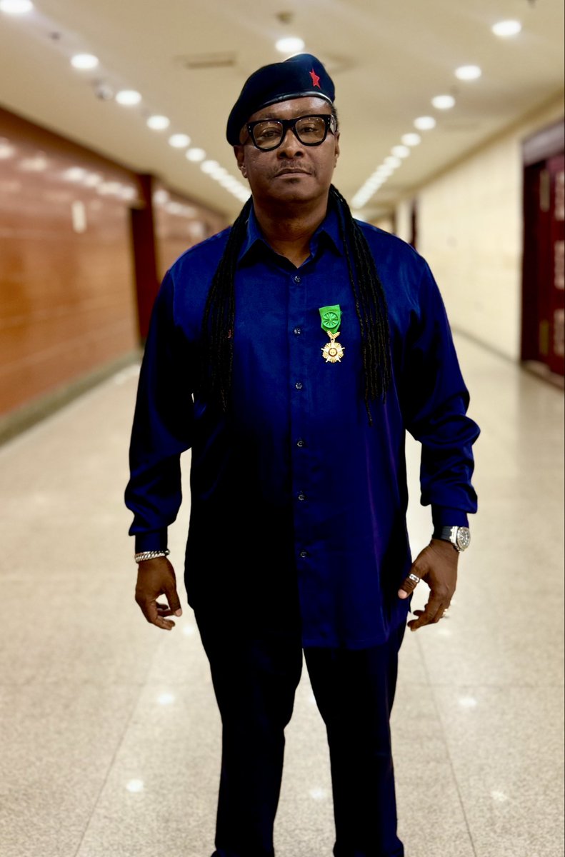 awadimusic's tweet photo. OFFICIER DE L’ORDRE NATIONAL DU LION! Merci au SÉNÉGAL pour cette reconnaissance https://t.co/FeES1xGa6l