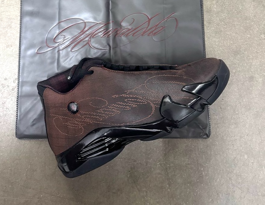 JustFreshKicks's tweet photo. FIRST LOOK: Mowalola x Air Jordan 14 Retro SP "Burnt Red"

🗓️ September 2026
💰 $255 https://t.co/TQspTS0Bgd