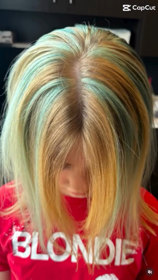ReflectionsOMA's tweet photo. A soft dimensional blonde with hidden aqua ribbons for the perfect playful pop by stylist (and esthetician) Whitney.

#reflectionsomaha #reflectionssalon https://t.co/mPbH4yRM9S