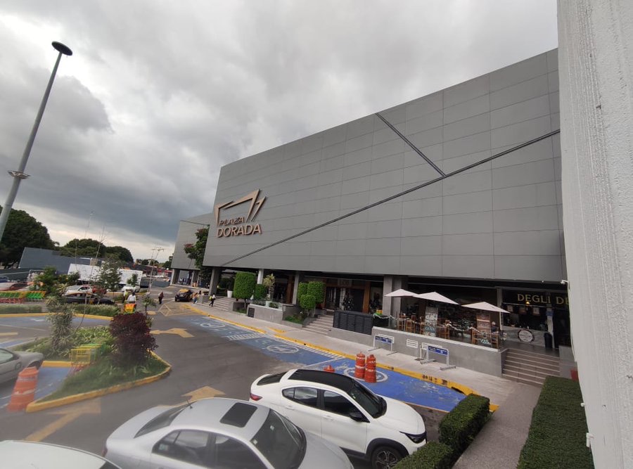 MexicoPrioridad's tweet photo. Visita el Centro Comercial PLAZA DORADA Encuentra todo lo que buscas, desde artículos de despensa hasta lo último en moda, acude a su área de comida 9:00 a 21:00
https://t.co/SUBp1Y38Y5 📷 https://t.co/Sv6nWB1GPw