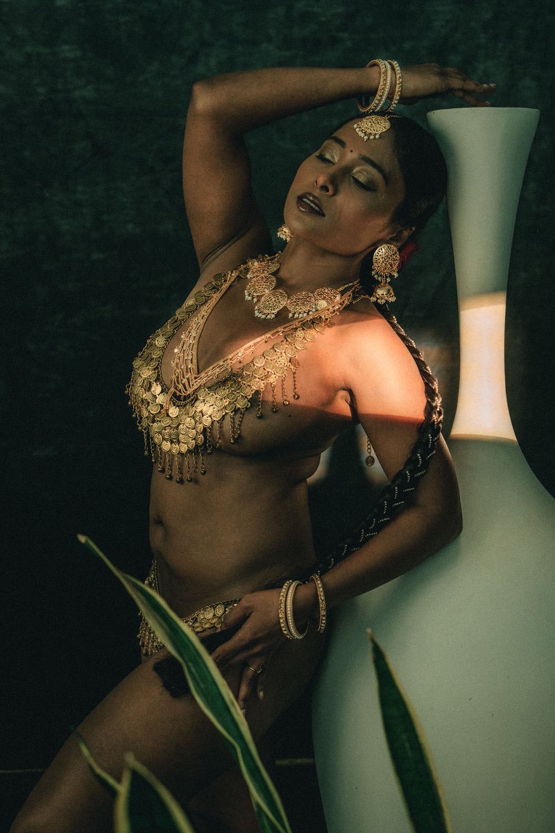 NikitaGordijn90's tweet photo. Not every story needs words. Some are written in light, shadow, and form.
Inspired by classical art, mythology, and timeless beauty.

Interested in working with me? 📧 nikita@nikitagordijn.com 🌐 https://t.co/stFCpf2jr5

📸 Photographer: Uwe T

#ClassicalArt #FineArtNude #ArtNude #FineArtPhotography #ArtModel #Muse #ClassicalBeauty #BodyAsArt #ArtisticNude #CreativePortrait #FineArtModel #VisualPoetry #PhotographyArt #NikitaGordijn #AdorePhotography