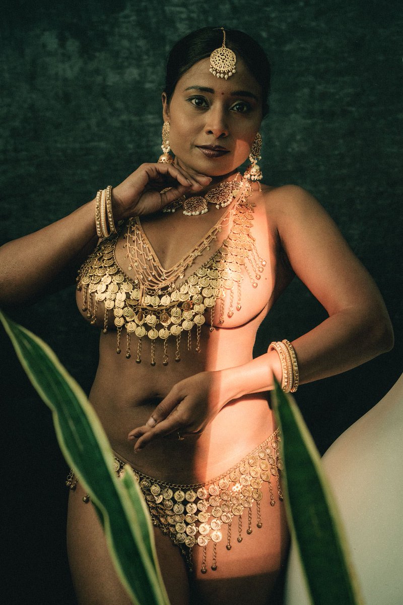 NikitaGordijn90's tweet photo. Not every story needs words. Some are written in light, shadow, and form.
Inspired by classical art, mythology, and timeless beauty.

Interested in working with me? 📧 nikita@nikitagordijn.com 🌐 https://t.co/stFCpf2jr5

📸 Photographer: Uwe T

#ClassicalArt #FineArtNude #ArtNude #FineArtPhotography #ArtModel #Muse #ClassicalBeauty #BodyAsArt #ArtisticNude #CreativePortrait #FineArtModel #VisualPoetry #PhotographyArt #NikitaGordijn #AdorePhotography