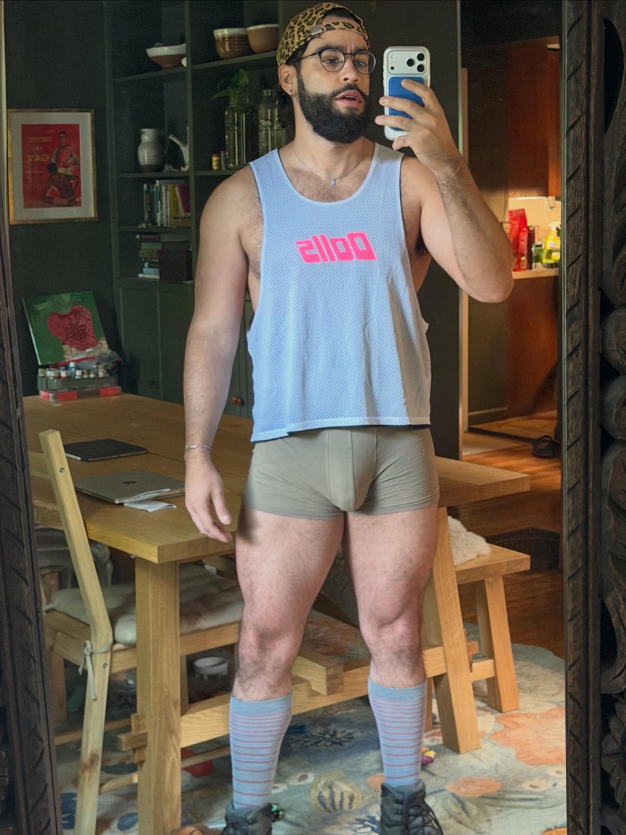 somedumbjawn's tweet photo. OOTD: Gardening 👨‍🌾 https://t.co/l7tXEt0xmq