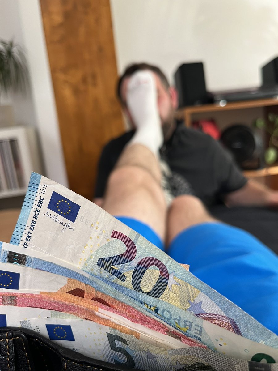 berlinsockboy's tweet photo. How much do want to trade places with this sub?

Findom cash master sock dom https://t.co/URkNspO7Q3