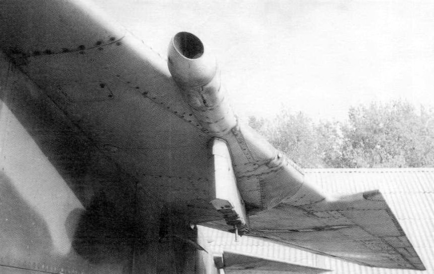 kayvan6079's tweet photo. What is this on the MiG-23BM/-27 Flogger-D?
@BaA43A3aHY

#KingRezaPahlavi
#KingRezaPahlavi‌ForIran
#MIGA
#جاویدشاه
#IranMassacre‌ https://t.co/nntqQvTzy9