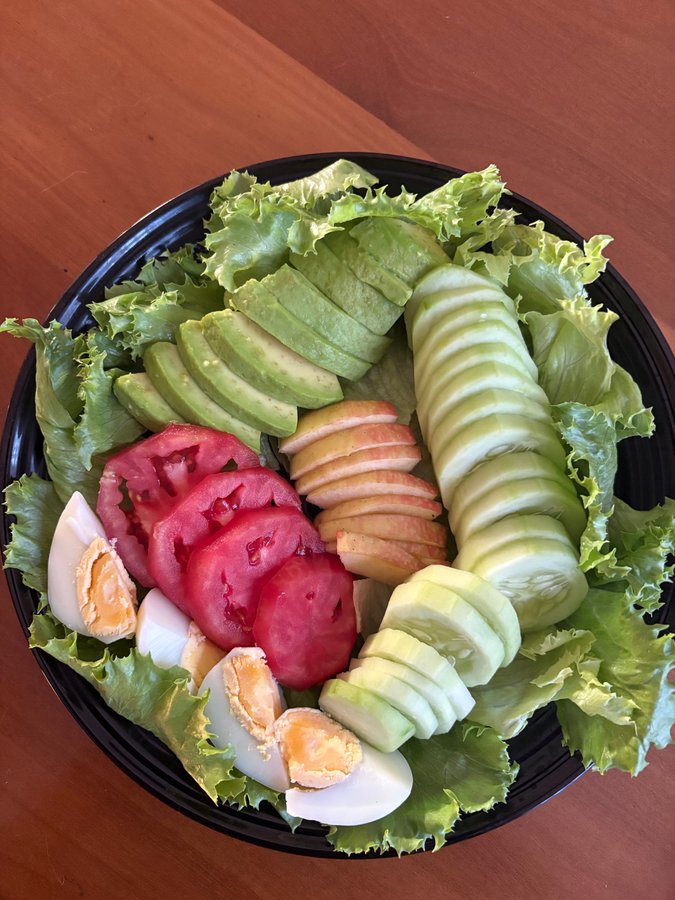 nabaasareon's tweet photo. Not all that glitters is gold

While fried chicken helps satisfy your cravings today. Vegetables and fruits help keep your body functioning well for decades.

#HYEDYH  How you use this information is none of my business. https://t.co/4bd8jL09Qd
