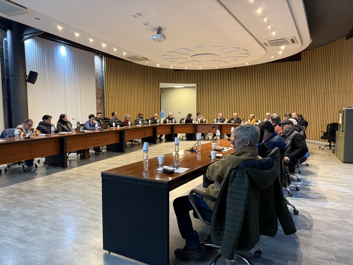 ACOVI_'s tweet photo. Se llevó a cabo un nuevo encuentro de Comisión Directiva, en el que se abordaron temas de gestión institucional y seguimiento de la agenda de trabajo de ACOVI.

Desde la entidad se continúa avanzando en el tratamiento de los distintos ejes estratégicos vinculados al desarrollo del sector cooperativo vitivinícola.

#ACOVI #Cooperativismo #Gestión