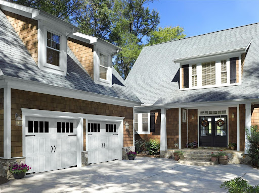 RennerSupplyCam's tweet photo. The Classica Northampton design with Thames windows provides a timeless carriage house appearance. Our friendly technicians provide professional installation for years of perfect function. Visit  https://t.co/tGfAZExmvI to find your style

#RennerGarageDoor #GarageDoor #CentralMO https://t.co/rv0snKSlik