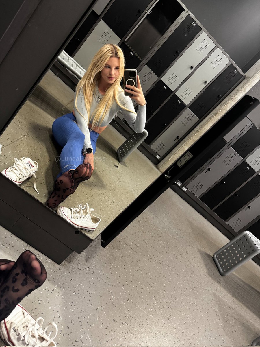 LunaaEmpress's tweet photo. Finally out of my shoes. Everything is a little damp and needs a good cleaning... any volunteers? 💦👀 https://t.co/mkDUSv7k3O