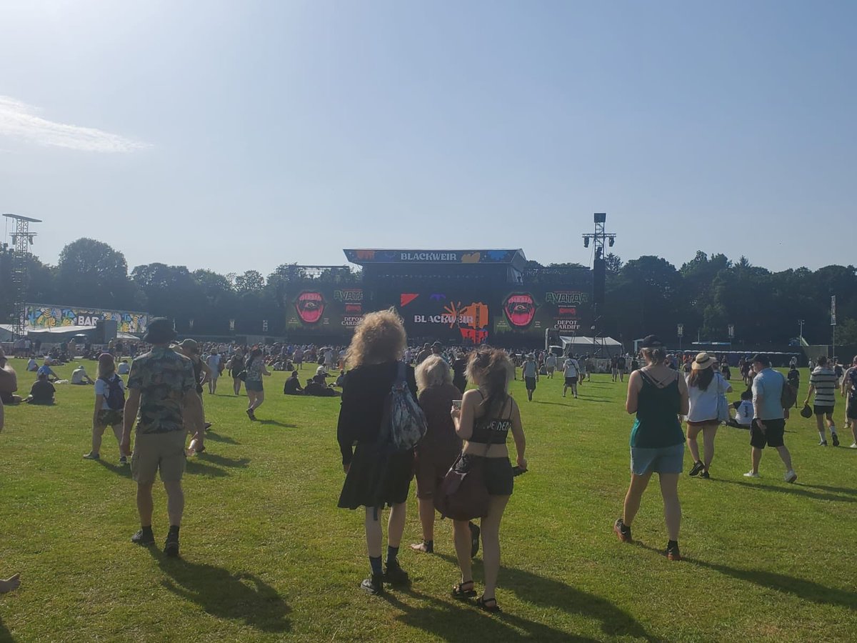 mcfish1972's tweet photo. #hottestday thanks Cardiff…

We will put up more shade they said, don’t bring umbrellas they said.

At a cure gig with a 9
Year old…  Production need to have a word with themselves.!. #thecurecardiff https://t.co/7tvZB5IfKu