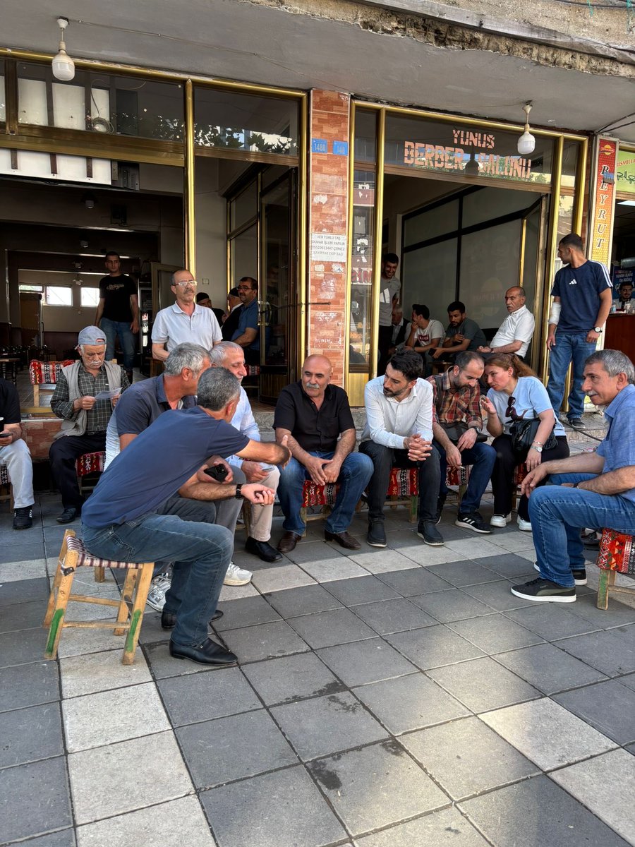 OrmangorenSedat's tweet photo. 📍Genç/Darahenî

İl örgütümüz olarak Genç ilçemizde halkımızla bir araya geldik. Halkımızın taleplerini dinleyip güncel gelişmeler üzerine fikir alışverişinde bulunduk.

28 Haziran’da Amed İstasyon Meydanı’nda gerçekleşecek Özgürlük Mitingi’nin çağrısını yaparak güçlü katılım için çalışmalarımızı sürdürdük.