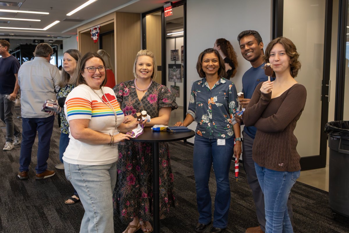 Genesco_Inc's tweet photo. ❤️🤍💙 Red, white, &amp; ice cream! We kicked off Independence Day early yesterday with our Stars, Stripes &amp; Sweet Treats event, bringing everyone together for festive fun &amp; ice cream treats. It was a great opportunity to connect, celebrate &amp; kick off the holiday week with our team! https://t.co/h0Dei7igHN