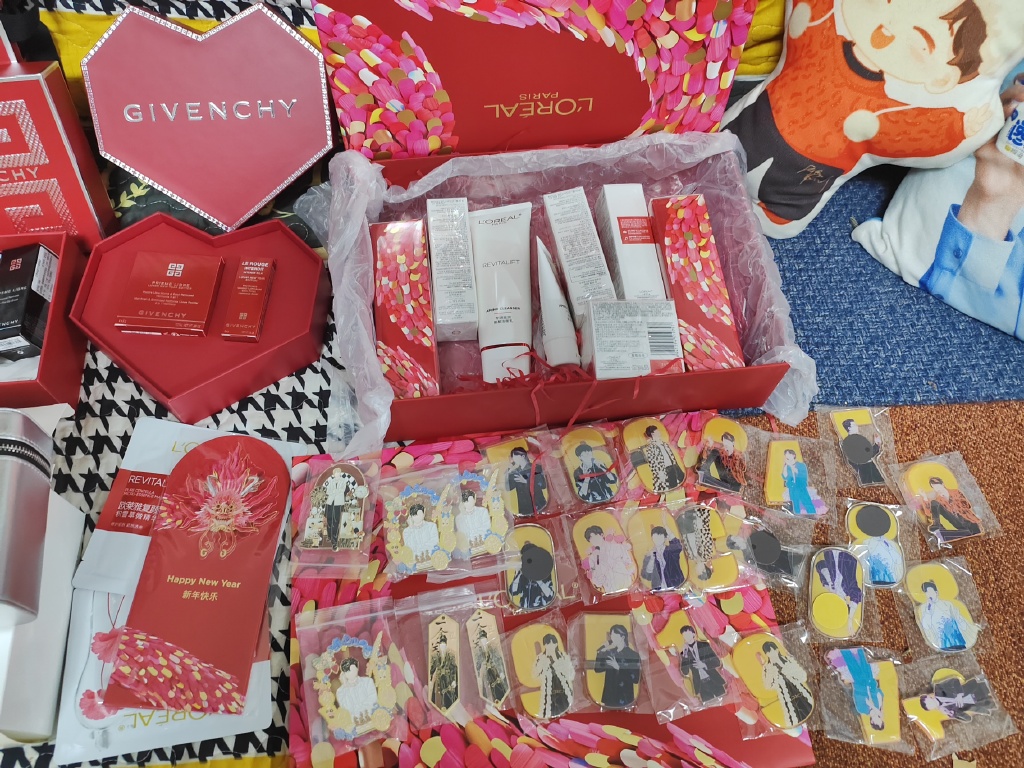 MarciaA73's tweet photo. Just opened my long-awaited parcel! The packaging is so neat and the item inside is exactly as described—total win for online shopping!， https://t.co/1db4Y3YuMA