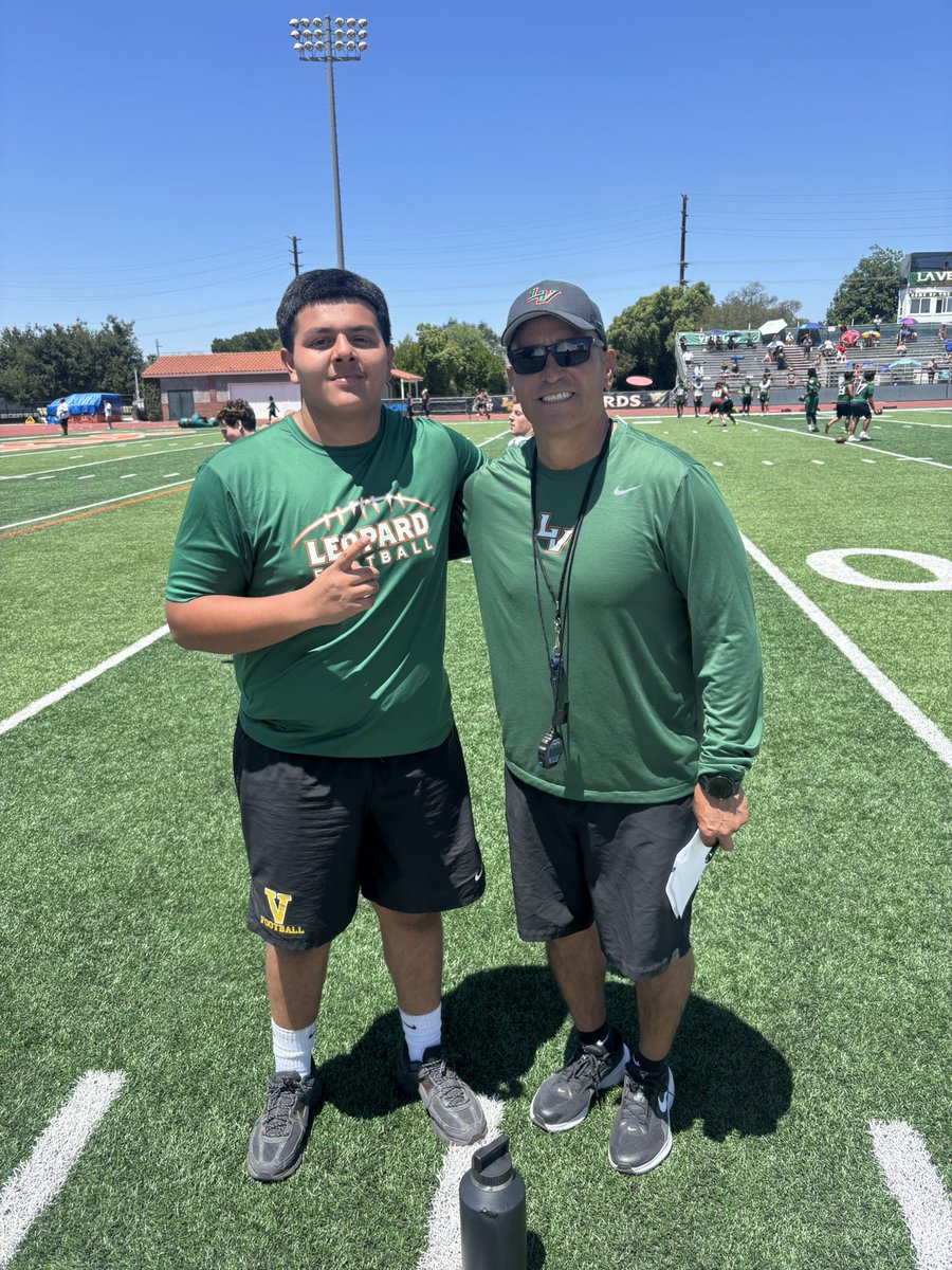 MiguelMijares77's tweet photo. After a great camp and conversation with Coach @RSanchezULV blessed to receive an offer from University of La Verne🟢🟠
@ULV_Football  @Coach_Dagan @CoachJPRoberts 
@CoachTimGarcia @roth_e 
@VenturaFootball https://t.co/4mKMECE75V