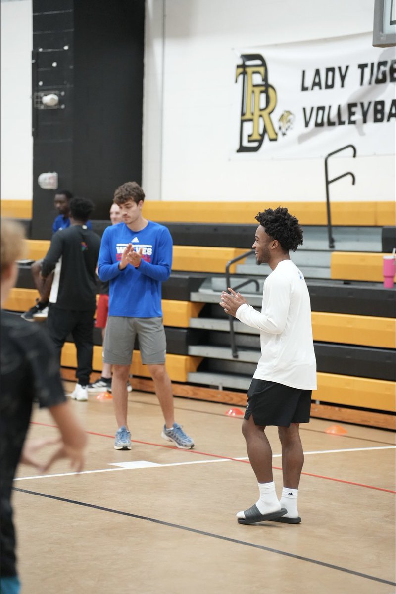 UWG_MBB's tweet photo. We had a great time with our friends in the community today at @TempleRecTiger  annual basketball camp‼️ https://t.co/kyvapqRxBc