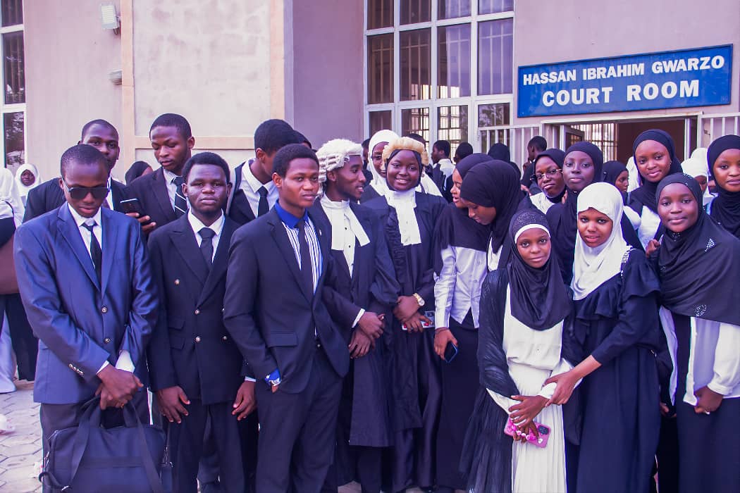 EquityBUK's tweet photo. WELCOME TO THE BAR, OUR NEW WIGS⚖️
Equity Chambers Bayero University Kano proudly felicitates with the newly admitted Equitarians on their successful Call to the Bar within the jurisdiction of Bayero University Kano.
Congratulations, New Wigs! The Bar has welcomed you.🤗🙌 https://t.co/nlmbeE4kiC
