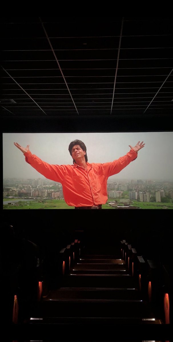 SRKUniverse's tweet photo. To the man who made us laugh during our darkest days and made us cry with his heart-wrenching performances—thank you for being our constant source of happiness for 34 magnificent years.

@iamsrk #34YearsOfKingSRKsRule

#KING #ShahRukhKhan #SRK #KingKhan #ItsKingTime https://t.co/LGmRf28zgI