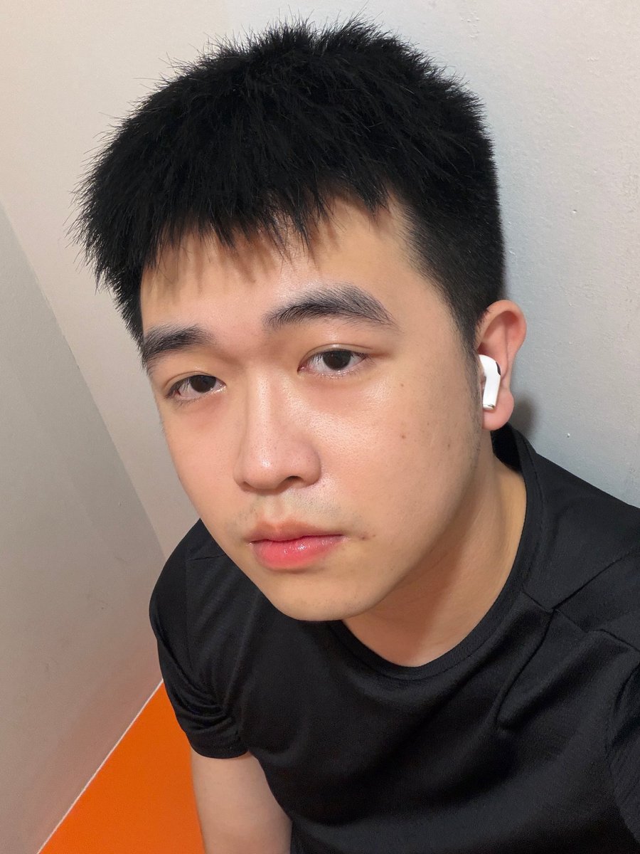 Unbong_1's tweet photo. 半年过去了 我的性生活呢？ https://t.co/xCEoUvHUHi