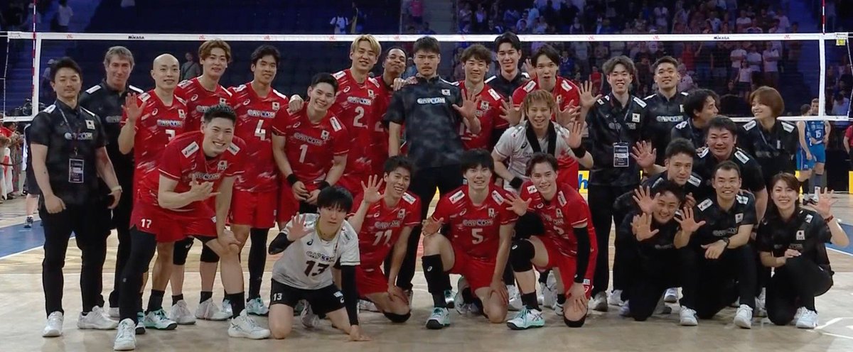 almondmilkTH's tweet photo. RJN's left as the only undefeated team for vnl men's. Hopefully they can keep this W streak for as long as they can 🧿🙌

Fighting, JPN! 🇯🇵 https://t.co/eU1AVmSVln