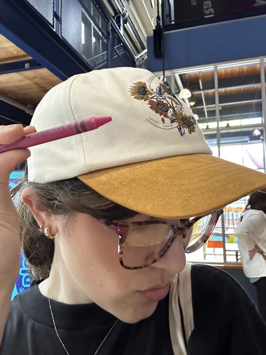 dinafried23's tweet photo. if there’s one thing you can be sure of, doesn’t matter where—I will make it about Taylor Alison Swift. Thank u, @VisitCrayola https://t.co/POUa3rbOXg