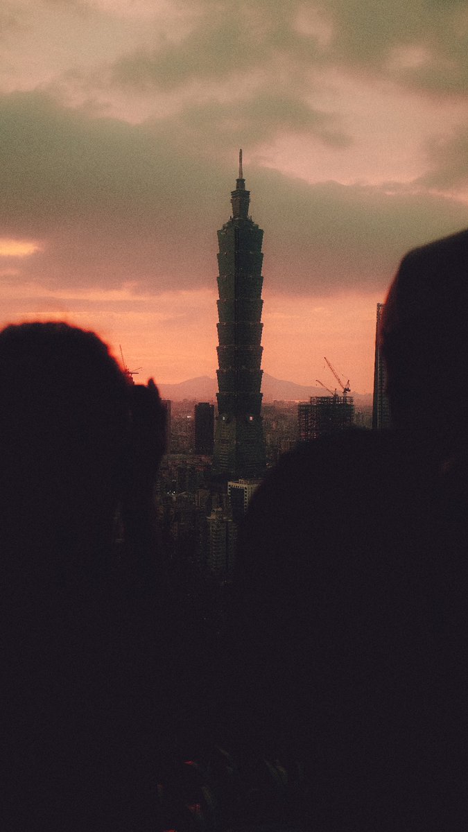 shakazulu_T's tweet photo. 台北的傍晚。 https://t.co/48TdbdmFlo