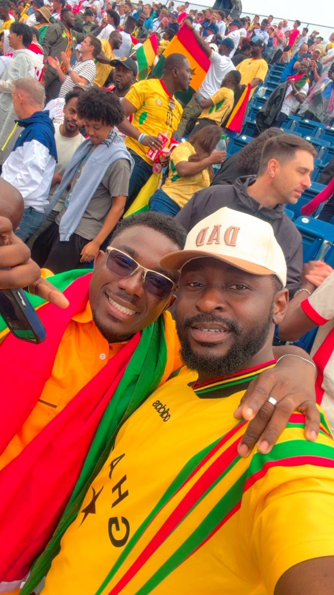 lentil02's tweet photo. Bumped into my old time buddy @gyaigyimii … Proud of you👊🏾💥 https://t.co/2B7FqXMYLC