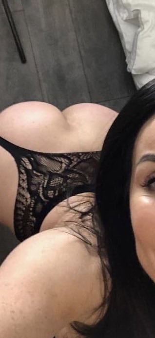 Humpday is for the girls 🙌🏻 https://t.co/fDF4NAuwph