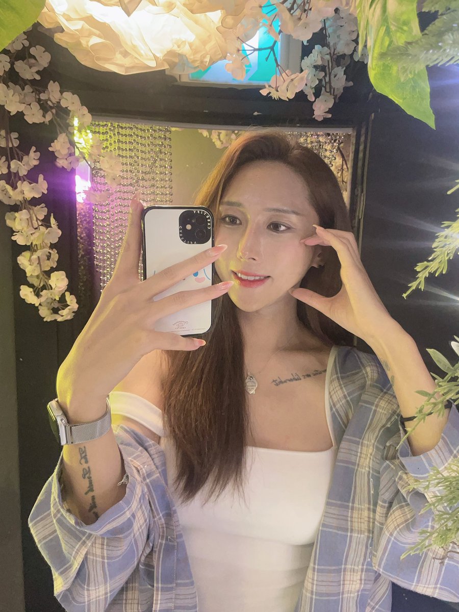 솔라_C tweet media