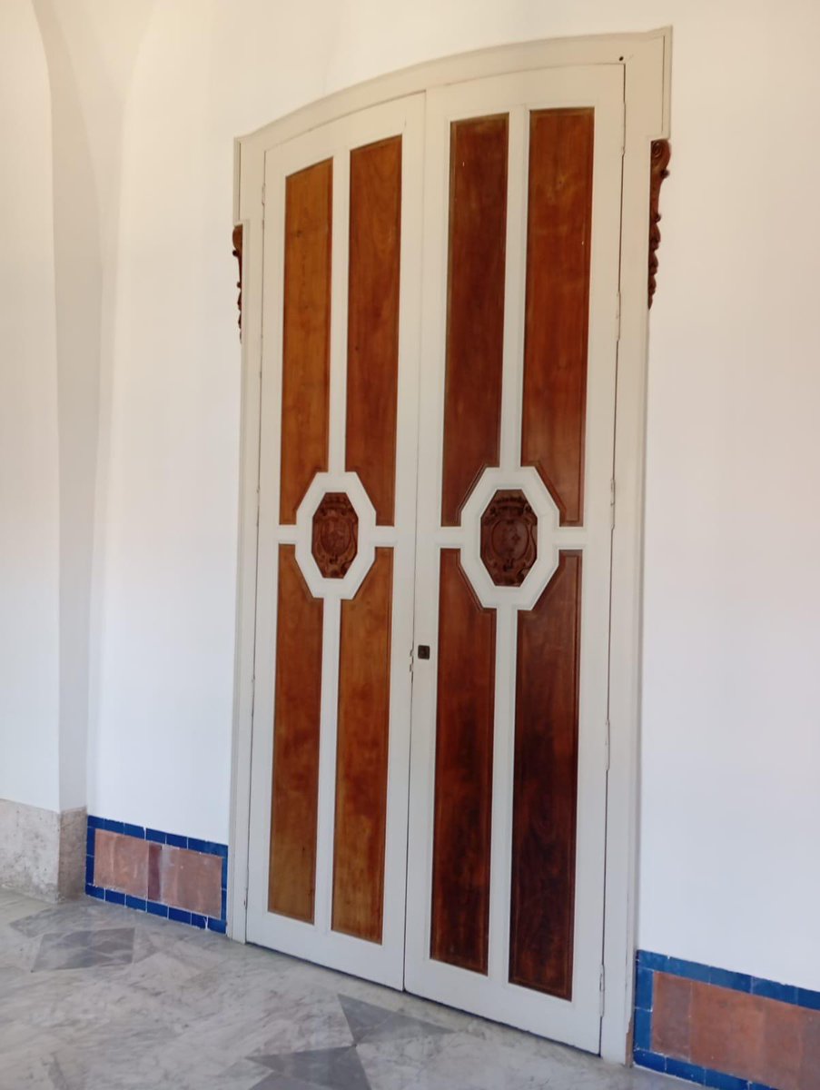 PuertasDayfor's tweet photo. La mejor ingeniería es la que pasa desapercibida. 🚪

Puerta doble de madera EI60 Is1 B con amplia superficie vidriada, herrajes ocultos y altas prestaciones técnicas para el Palacio de San Telmo.

Seguridad, diseño e innovación en una misma solución.

#DAYFOR #EI60 #Arquitectura https://t.co/J6iqHs39kx