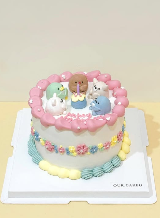 daily_dolce's tweet photo. Look how perfect this cake by our.cakeu is https://t.co/YaviOGprrp