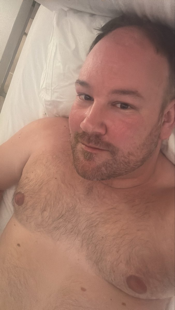 mobymike2's tweet photo. Too much sun, relaxin in bed https://t.co/F1WtFKXI0j
