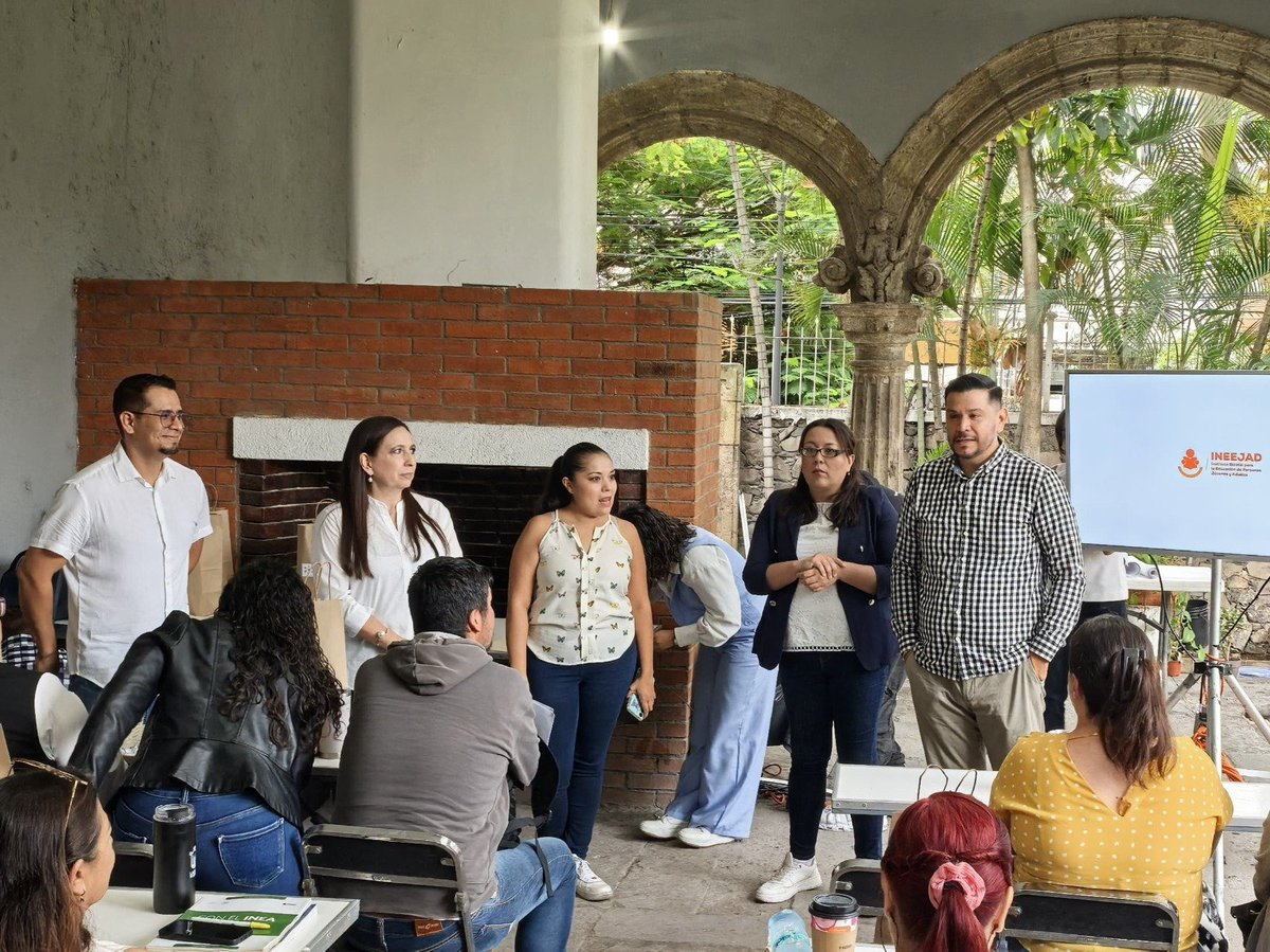 INEEJAD_OFICIAL's tweet photo. 📝📚 La Dirección Académica impartió el curso-taller “Pensamiento Matemático 3: Operaciones Fundamentales (Fase 1)”, dirigido a personas voluntarias y formadores de las 18 Coordinaciones de Zona.

Una capacitación para fortalecer herramientas que permitan acompañar el aprendizaje https://t.co/Q8SL5FCA1n