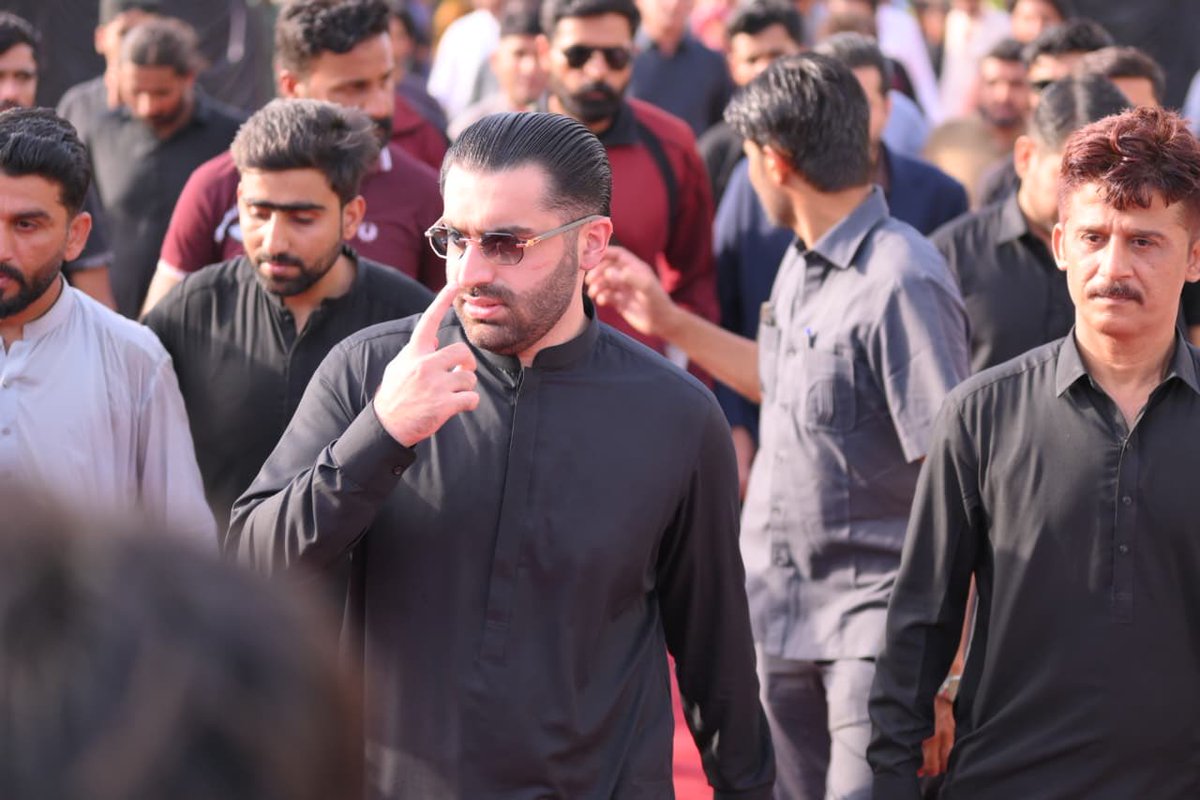 Muhammadal16700's tweet photo. ماشاءاللہ ❤️
نیازِ امام حسنؑ ۽ امام حسینؑ راول فارم ہاؤس راہوکی تي شاندار انداز ۾ منعقد ڪئي وئي۔
راول شرجیل میمن جي محبتِ اہلِ بیتؑ ۽ خدمت جو جذبو قابلِ تعريف آهي۔
الله پاڪ هن نيڪ عمل کي قبول فرمائي ۽ اجرِ عظيم عطا فرمائي۔ �
@rawalsharjeel 
@sharjeelinam https://t.co/3r9atQHaBG