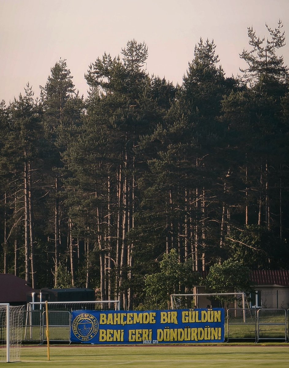 duzce_gfb's tweet photo. 𝑩𝒂𝒉𝒄̧𝒆𝒎𝒅𝒆 𝒃𝒊𝒓 𝒈𝒖̈𝒍𝒅𝒖̈𝒏, 𝒃𝒆𝒏𝒊 𝒈𝒆𝒓𝒊 𝒅𝒐̈𝒏𝒅𝒖̈𝒓𝒅𝒖̈𝒏!

Topuk Yaylası-Fenerbahçe Tesisleri

•24.06.2026

#Gfb #Fenerbahçe #Fenerbahçetesisleri #Topukyaylası #Düzce https://t.co/B281jfXAKo