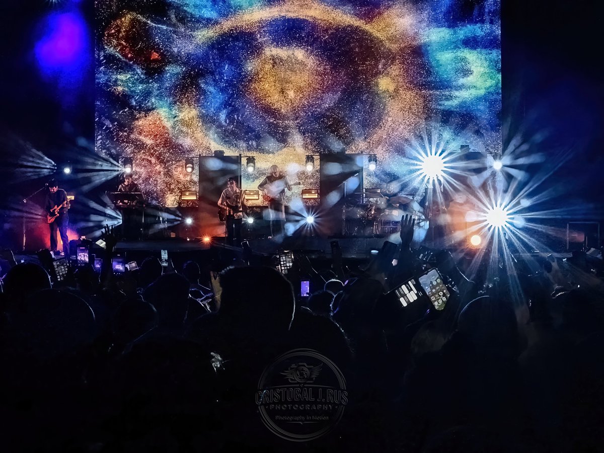 prodelanoficial's tweet photo. Impresionante directo de Lori Meyers en el VIVE LINARES FEST 2026.
Imágenes del festival a cargo de Prodelan, Cdem, Cristobal J. Rus y Juan Manzanares
@aytolinares 
@cdem_agendaespectaculos
@lorimeyersband https://t.co/2vWH7nloMH