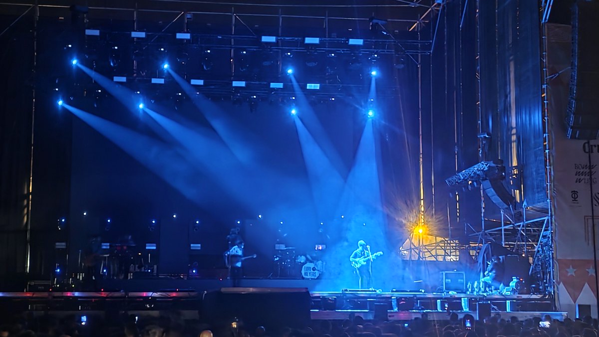 prodelanoficial's tweet photo. Impresionante directo de Lori Meyers en el VIVE LINARES FEST 2026.
Imágenes del festival a cargo de Prodelan, Cdem, Cristobal J. Rus y Juan Manzanares
@aytolinares 
@cdem_agendaespectaculos
@lorimeyersband https://t.co/2vWH7nloMH