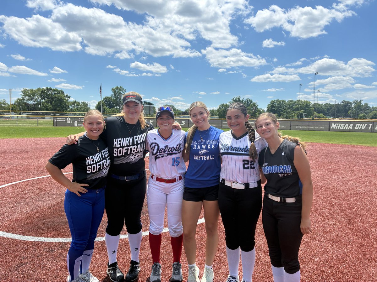 KayleeLynn1010's tweet photo. Had a great time at the Henry Ford camp yesterday!! Thank you for having me Coach @SlittletonSteve , Coach Labut, and Coach Bader!! I look forward to staying in touch! Go Hawks!! #prospects #eachpitch @dieseldefenders @DPFastpitchprep @ProspectsMoody @mikerice02 https://t.co/G2gMoMsZXy