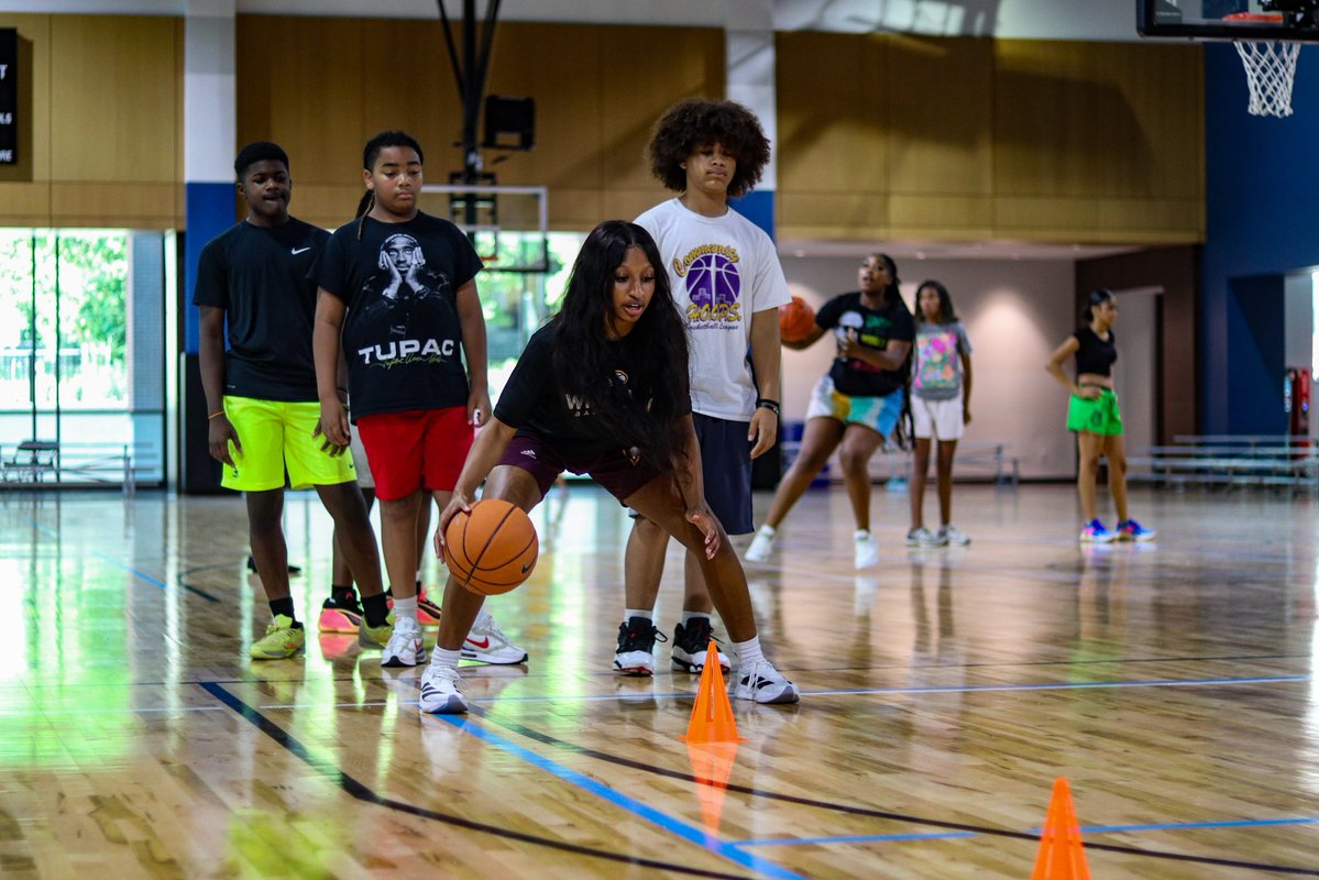 WinthropWBB's tweet photo. Work in the gym. Work in the community. ❤️🏀

From practice to Wylie’s Basketball Camp. We’re building on and off the court.💛 

#GoEagles #Community #WinthropWBB https://t.co/6YPmTF5cBH