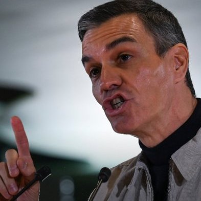 Motarrd_20's tweet photo. Ahora cualquier moro tiene pasaporte y Begoña no.... https://t.co/HC0ty6TTNF