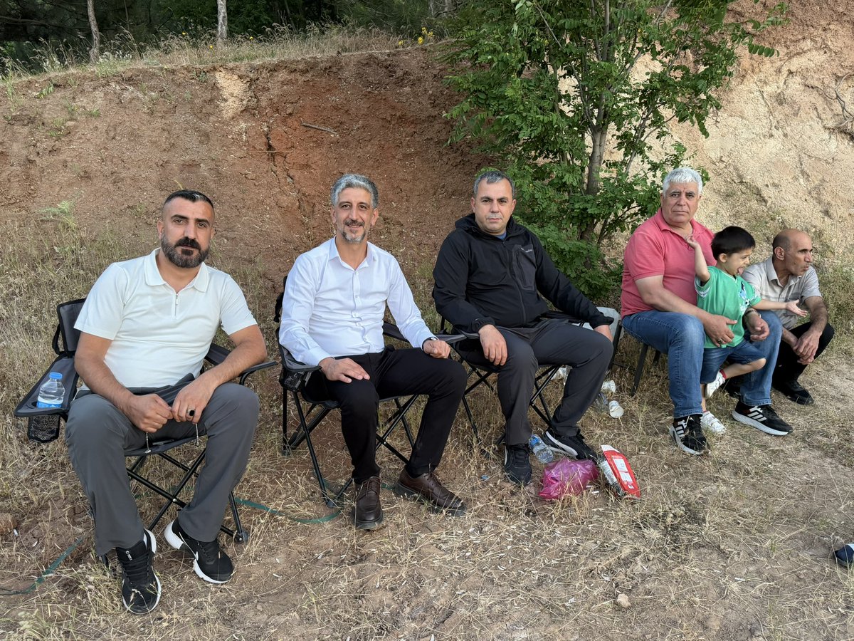 AlpayZulkuf's tweet photo. Bingöl’ün tek SMA hastası Efrayim Gökalp bebeğimiz için düzenlenen köyler arası köy turnuvası öncesi oynanan MİYALAN SPOR & MADRAG SPOR’un hazırlık maçını Yenimahalle çamlık sahasında yönetim kurulu üyemiz Sn. Mehmet Emin Kaya ile birlikte izledik. 

EFRAYİM bebek için düzenlenen köyler arası futbol turnuvasında emeği geçen tüm fedakar hemşerilerime gönülden teşekkür ediyorum birlik beraberlik içerisinde spora yakışacak şekilde turnuvanın sonuçlanmasını temenni ediyor katılım sağlayan tüm köy takımlarına başarılar diliyorum