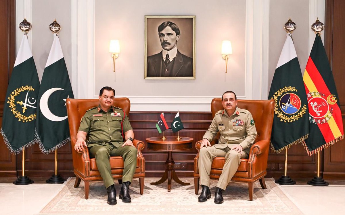 Zarmala_Afridi's tweet photo. 🇵🇰🇱🇾 Lt Gen Saddam Khalifa Haftar, Deputy C-in-C of Libyan Armed Forces, met Field Marshal Asim Munir at GHQ. They discussed regional security, defense ties, and military training collaboration. Both sides reaffirmed commitment to regional peace & bilateral stability. #PaArmy https://t.co/xBxPSWpUGI