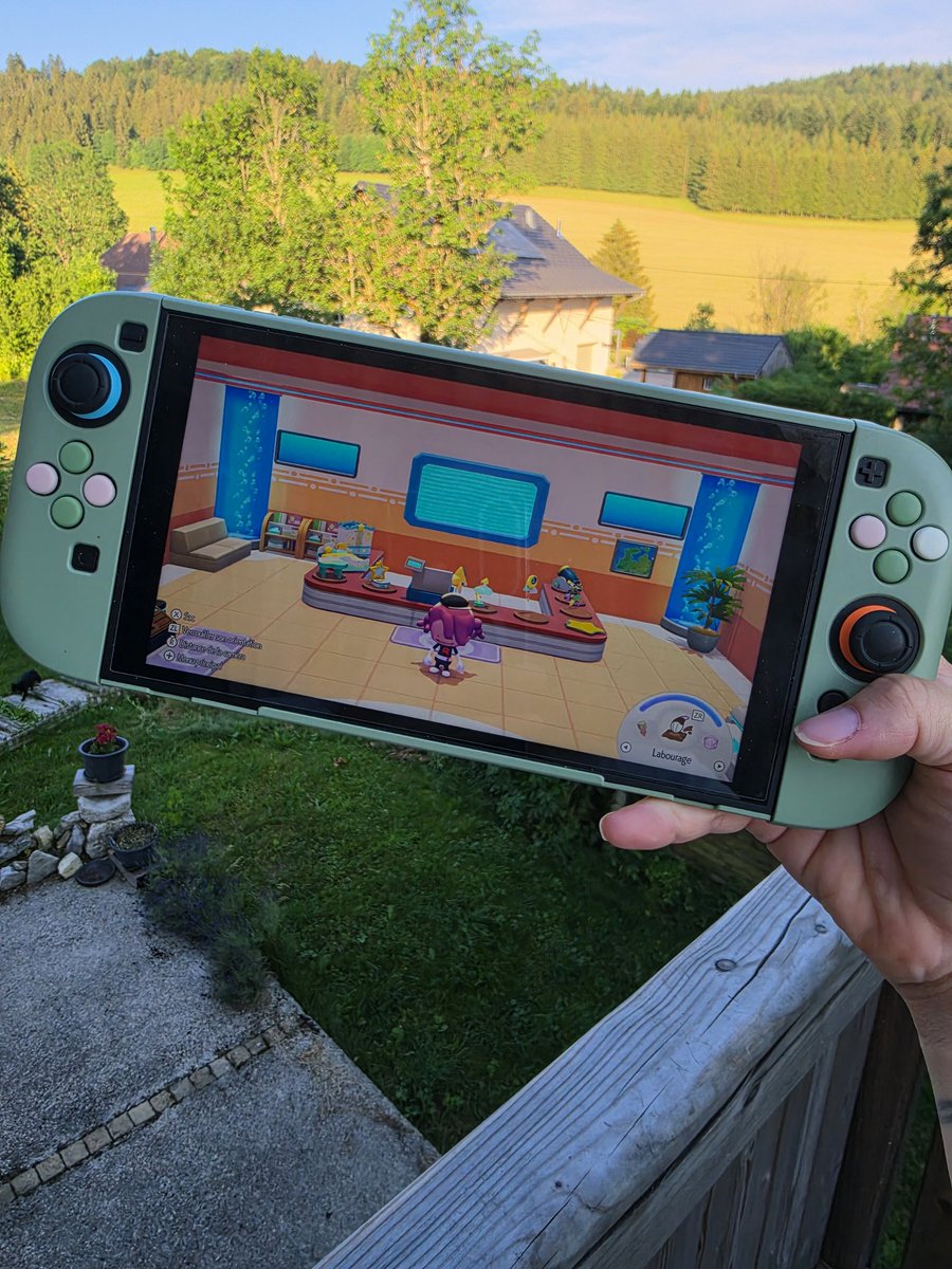 LittlePissenlit's tweet photo. Réception d'un tamagotchi connection provenant du Japon 🤭 et event Jirachi sur Pokopia 🫶🏻🫶🏻 ( il me reste que un objet a avoir et j’ai tout ! ) https://t.co/Ltz36ZluHH