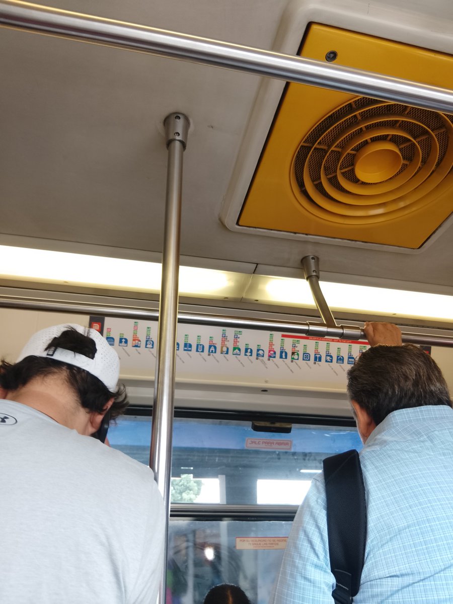 Dark682's tweet photo. Así en Xola desde hace 10 min, cual continua? @viral_metro
@MetroCDMX https://t.co/71JIHhr91x
