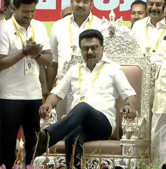 கொளத்தூர் கொத்தடிமை tweet media