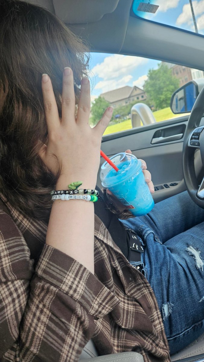 BruppyCoded's tweet photo. This bitch has never had a slushie before bro... https://t.co/CfmFAAKGkx