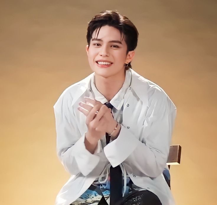 starrysbb's tweet photo. do you think he had any idea at all how successful he’s gonna become along with an amazing partner who loves him and also lovely group members around him☹️☹️ https://t.co/rWqXJFuBjN