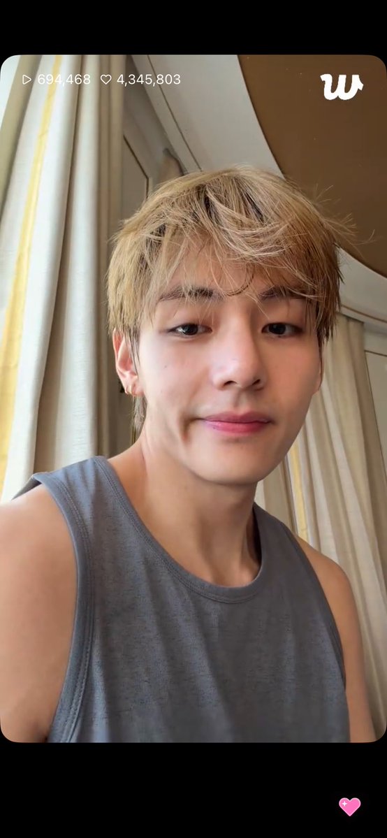 Thvemi's tweet photo. Te amo Taehyung😭😭😭
#Taehyung  @BTS_twt https://t.co/r2Z30NQ4sC